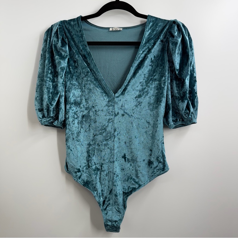 Free People Don’t You Wish Velvet Bodysuit S Teal Puff Sleeve Deep V Neck NWOT